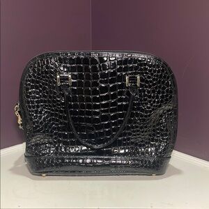 Elegant Black Crocodile-Embossed Women's Bag
